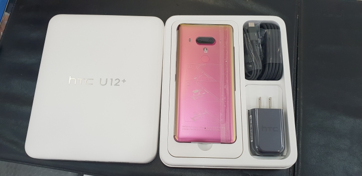 已取貨 U12+紅色(為什麼那麼多人要說htc不好)