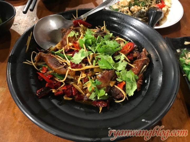 高雄美食推薦－《新樂園串燒屋》～各式熱炒、串燒，應有盡有