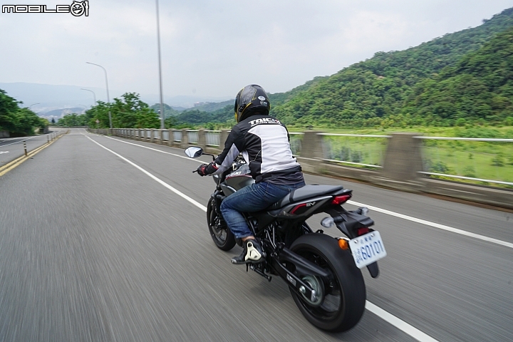 SUZUKI SV650X ABS 迷人又好駕馭的新世代咖啡車