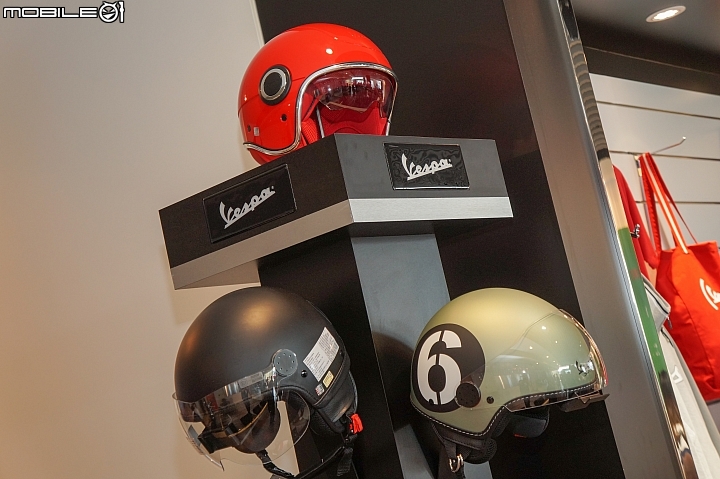 [採訪]Vespa 內湖旗艦展示中心開幕！限量車款 Sprint Carbon 同步展出