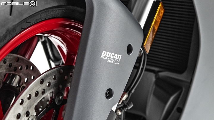 【海外快訊】鈦灰新色 2019 DUCATI SuperSport 盔甲武士上身！