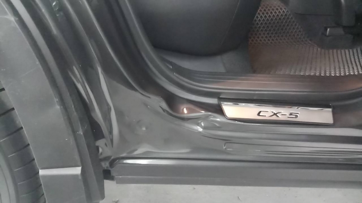 CX-5 右後門下戶定遭撞凹陷 鈑金有救嗎?