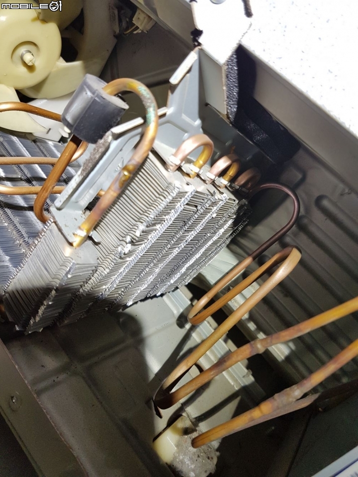 <分享>日立冰箱清理散熱鰭片......