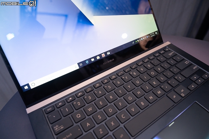 獨創 ScreenPad 智慧裝置 讓 ASUS ZenBook Pro 系列除話題外更具實用性！