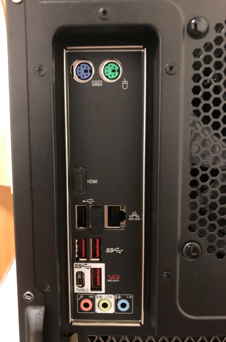 [開箱文] MSI品牌桌機 Infinite A 8RC人生首篇
