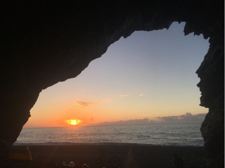 “流浪者日誌” — 盛夏的南澳古道與海蝕洞