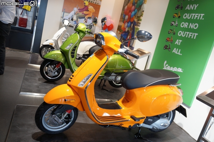 [採訪]Vespa 內湖旗艦展示中心開幕！限量車款 Sprint Carbon 同步展出