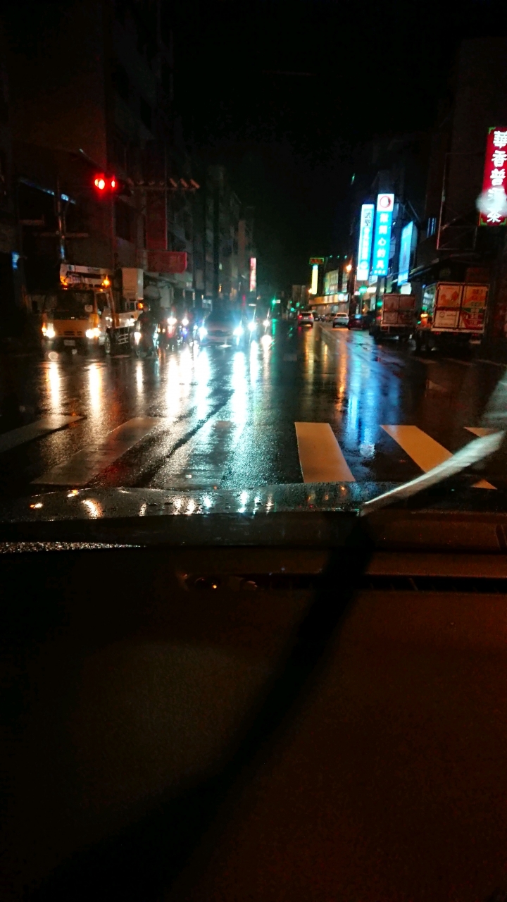 led大燈刺眼怎麼應付