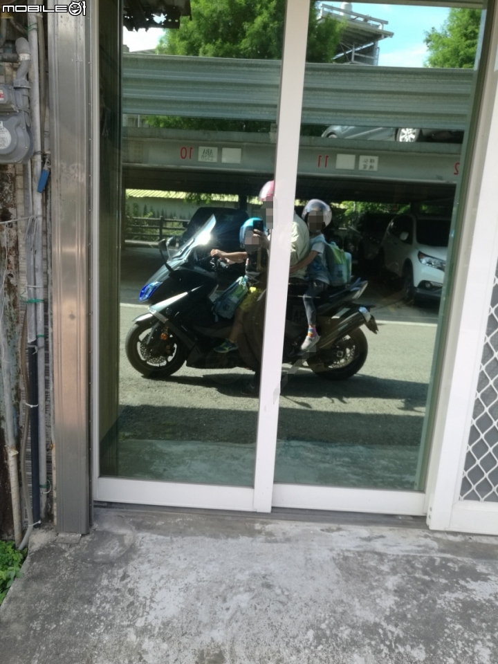 遲來的 2015 Tmax 鋼鐵特式版~純正爸爸車開箱