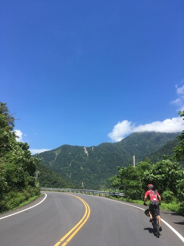 “流浪者日誌” — 盛夏的南澳古道與海蝕洞