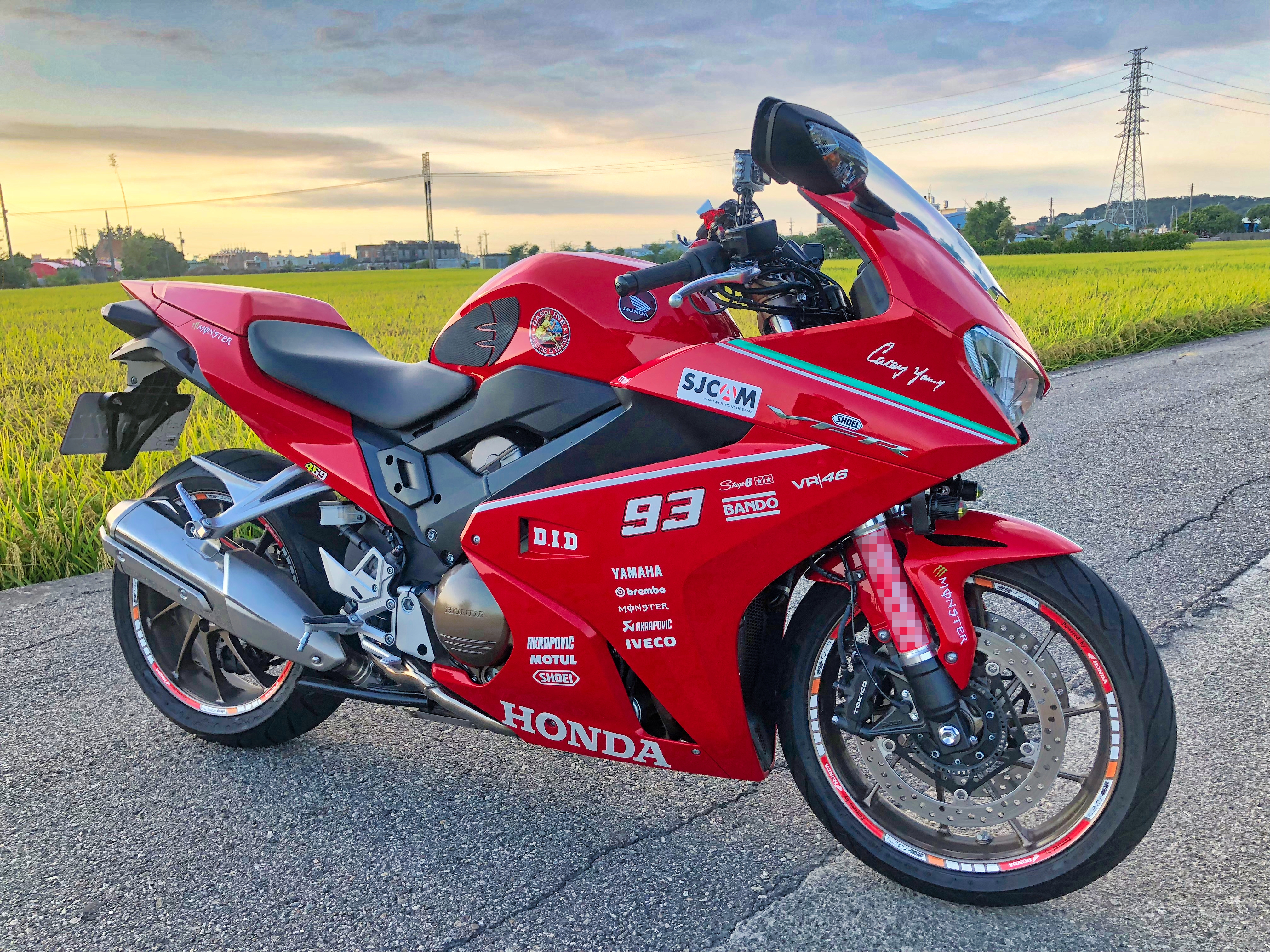 Honda VFR800F 田野遊