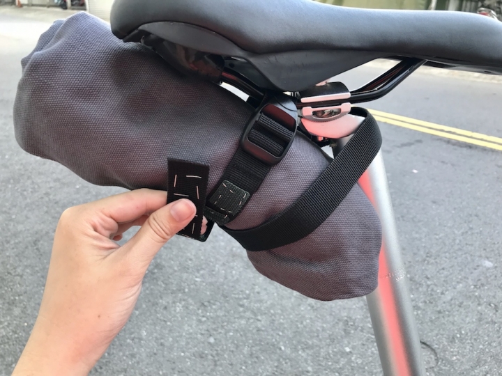 帶小折出國！自製攜車袋+收納束帶