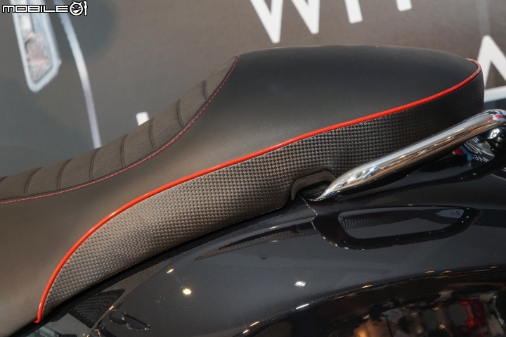 [採訪]Vespa 內湖旗艦展示中心開幕！限量車款 Sprint Carbon 同步展出