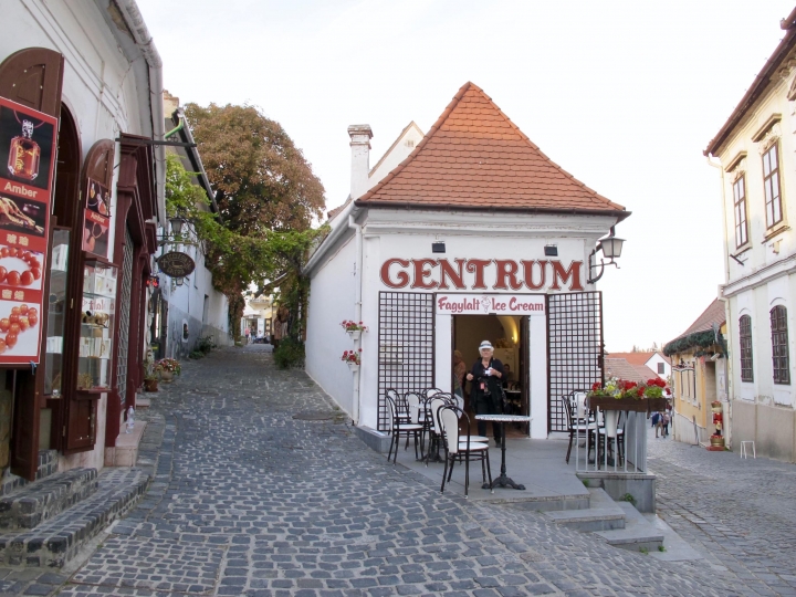 【Hungary．走跳】布達佩斯近郊一日三小鎮旅行(三)聖坦德 Szentendre