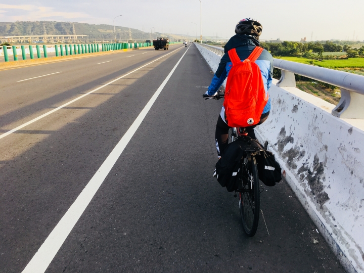 女生挑戰單日台北台中騎行 / 單車不環島的另類選擇 / 路線租車住宿攻略