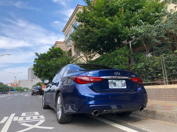 Q50 2.0t旗艦版終於交車啦~~~