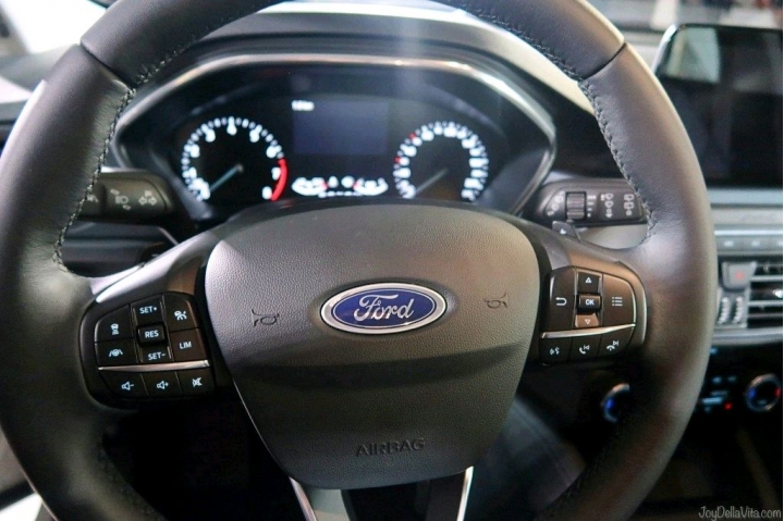 All new focus Active 實車照(含後座和後車廂