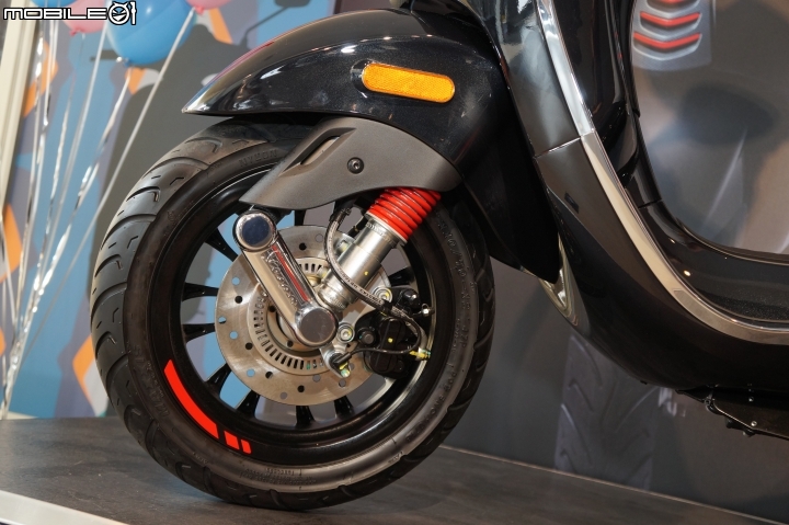 [採訪]Vespa 內湖旗艦展示中心開幕！限量車款 Sprint Carbon 同步展出