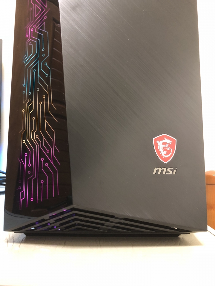 [開箱文] MSI品牌桌機 Infinite A 8RC人生首篇