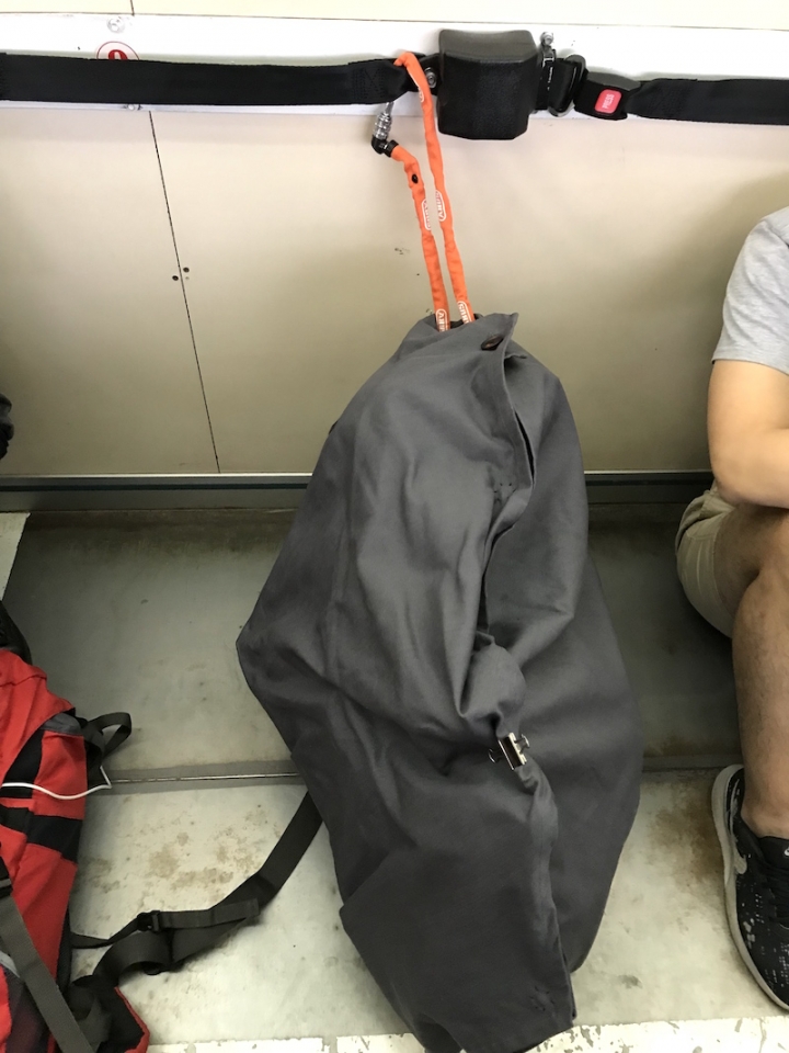 帶小折出國！自製攜車袋+收納束帶