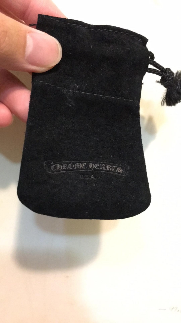 請問各位大神真假 克羅心 Chrome hearts 雙十字項鍊