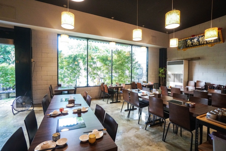 台中天津路美食 | 黃金張老甕東北酸菜鍋  承襲古法以陶甕醃製酸白菜  天然發酵的酸  柔和極致