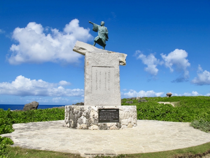 【Okinawa．走跳】人氣景點萬座毛象鼻岩、殘波岬與沖繩島料理花笠食堂