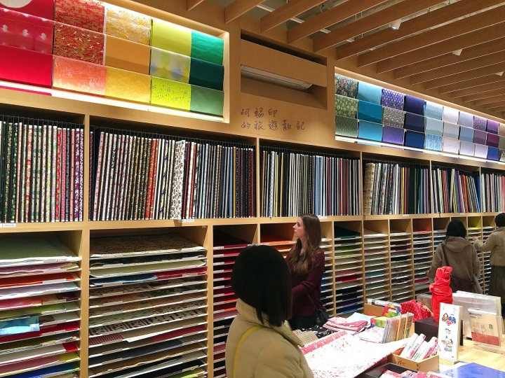 2016日本過新年十三日自助行(十二) 初三下半日，百年煉瓦亭、木村家、伊東屋、鳩居堂、UNIQLO 、勇者鬥惡龍主題咖啡館ARTNIA。