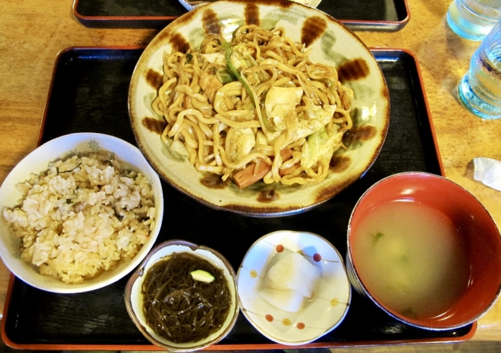 【Okinawa．走跳】人氣景點萬座毛象鼻岩、殘波岬與沖繩島料理花笠食堂