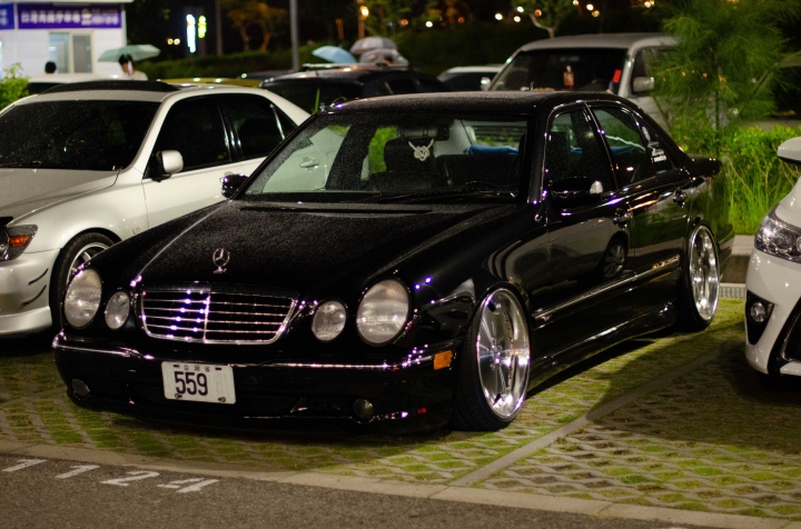 週末夜的車聚：晚上不睡覺？這群人為何要群聚在高鐵站？