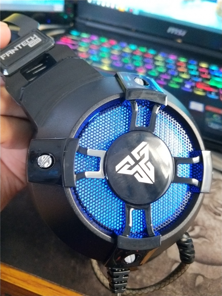 FANTECH HG11 RGB 7.1環繞立體聲電競耳機 簡單開箱