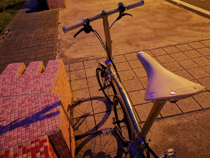 下班路上隨便拍幾張XZ2P & P20Pro的夜拍