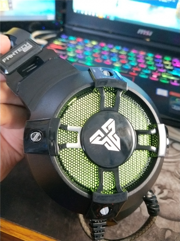 FANTECH HG11 RGB 7.1環繞立體聲電競耳機 簡單開箱
