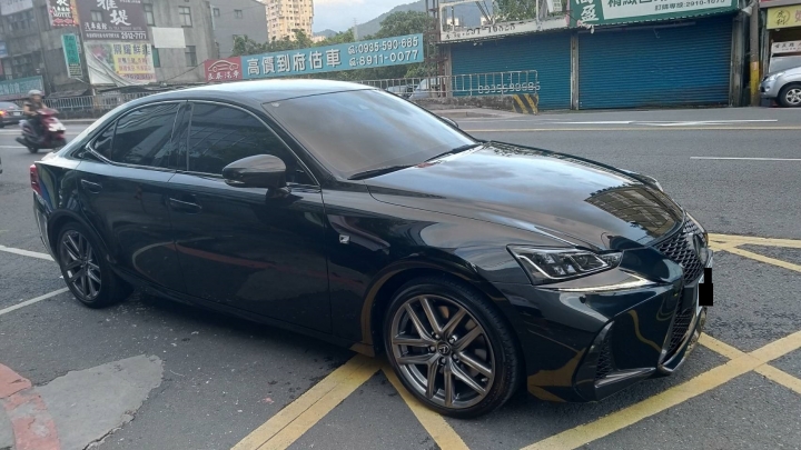 [分享] 26歲，人生第一台車 LEXUS IS 300 F-SPORT