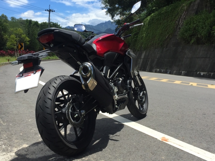 [心得]新世代運動咖啡HONDA CB300R測試心得