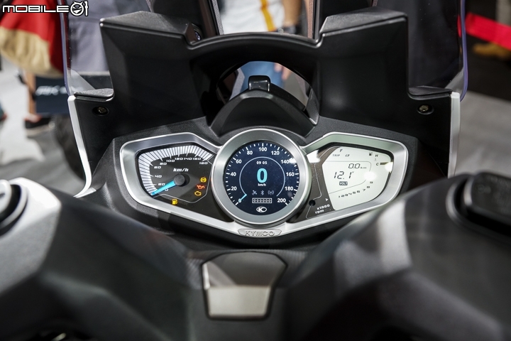 【五股重機展】刺激改款！KYMCO 光陽機車 XCITING 400S 正式登台！Downtown 350i Noodoe 儀錶板導入！