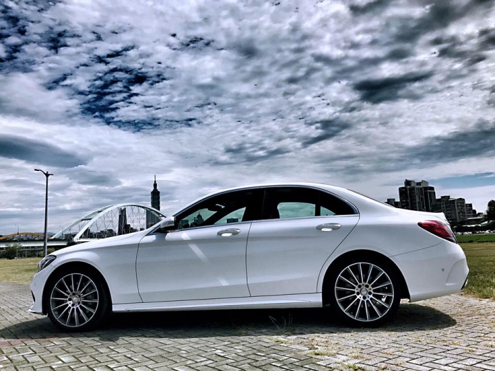 火紅的W205 C系列~ C400小霸王