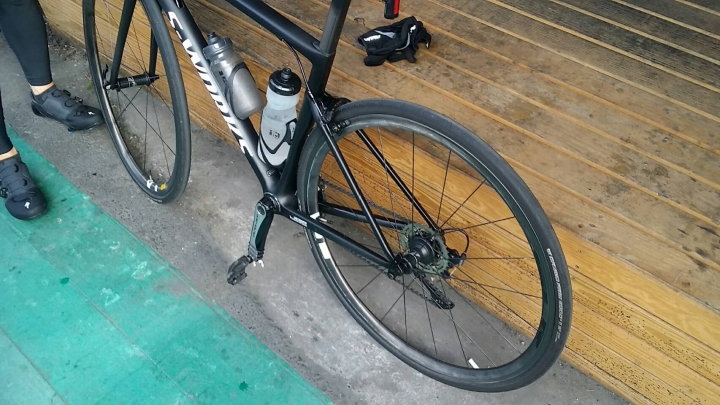 擦撞 S-WORKS，想請問後輪的價格?( 覺得很擔心...T_T