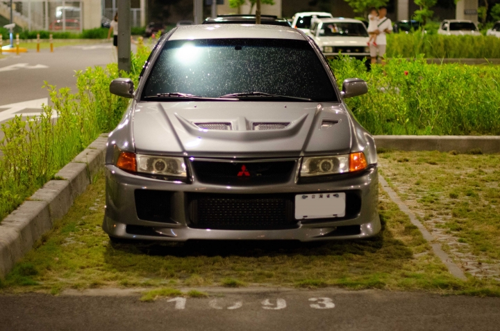 週末夜的車聚：晚上不睡覺？這群人為何要群聚在高鐵站？