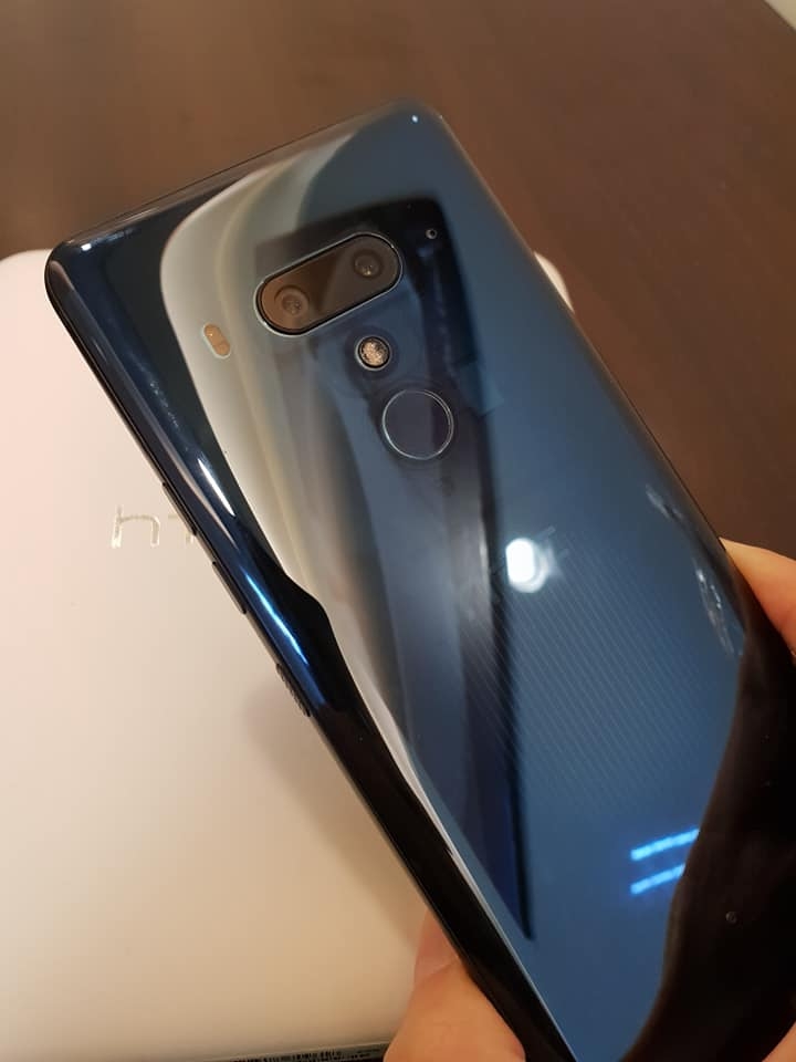 ＜開箱文＞ 千呼萬喚!! HTC U12+精品透視藍!!  入手支持