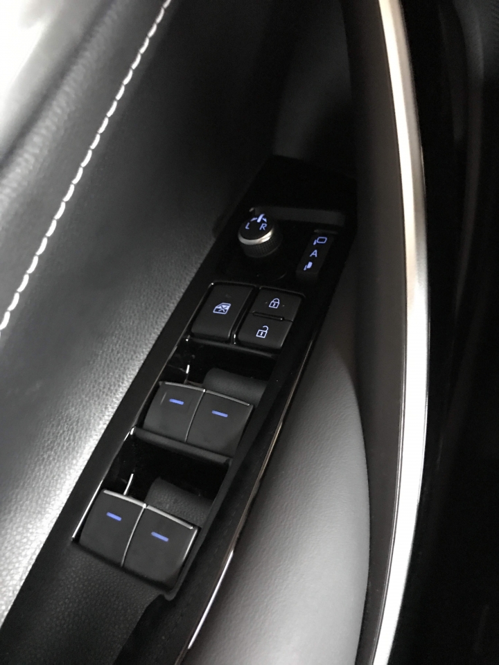 Toyota Auris 鄉民大鵬灣試駕