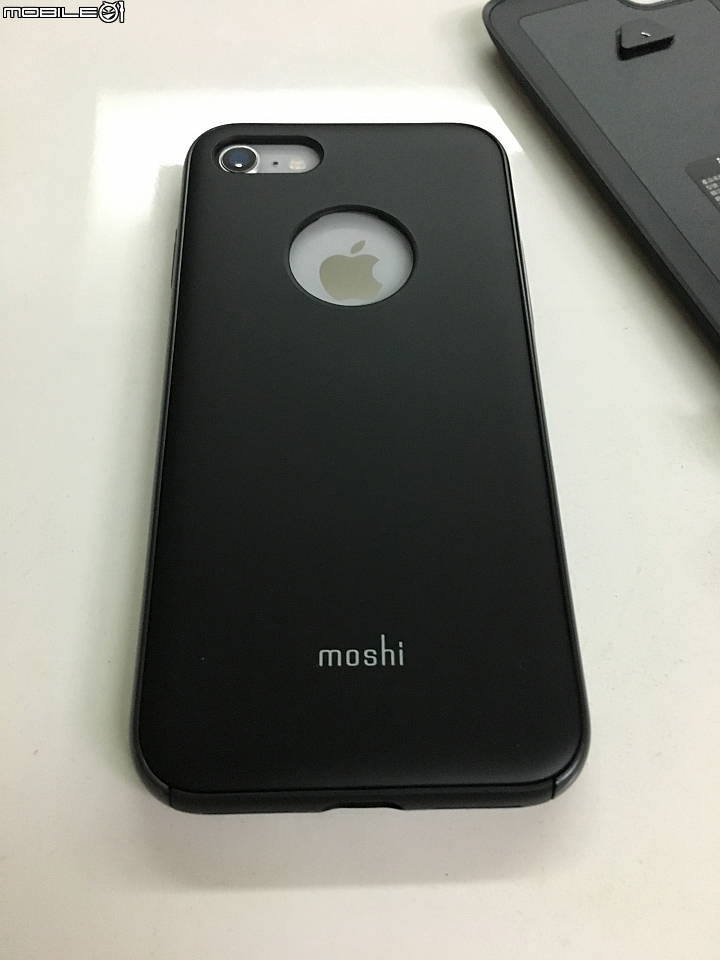 分享新買的iphone7/8 moshi可拆式電池殼ionsuit
