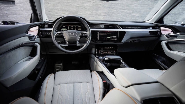 Audi E-Tron 內裝揭曉