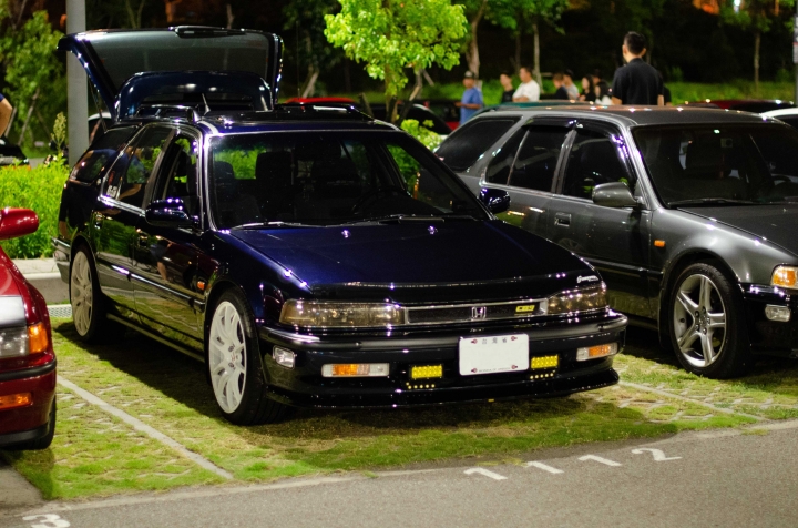 週末夜的車聚：晚上不睡覺？這群人為何要群聚在高鐵站？