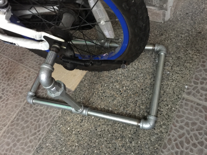 兒子的健身車⋯diy訓練台