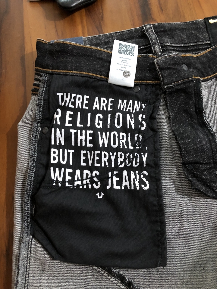 我的第一件！刷色True religion 正櫃開箱