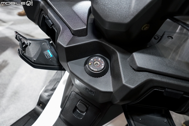 【五股重機展】刺激改款！KYMCO 光陽機車 XCITING 400S 正式登台！Downtown 350i Noodoe 儀錶板導入！