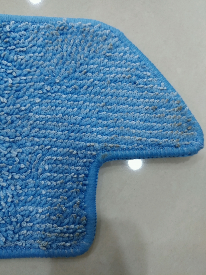 udn剛買的玻妞 LeGee 668，機器上面附的抹布是髒的?-->整組換新的卻發生原地打轉，動彈不得???