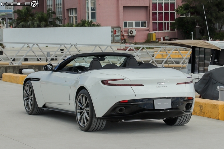 【國內新訊】Aston Martin DB11 Volante美型敞篷亮相，1138萬元起開始接單