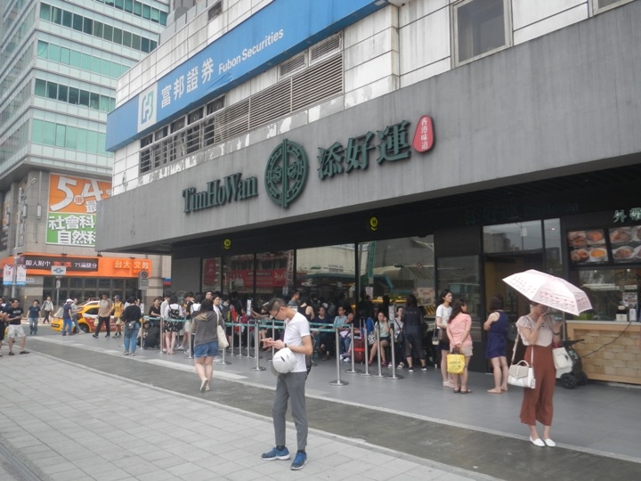 從 北 門 騎 YouBike 到 華 山 歷 史 美 食 之 旅
